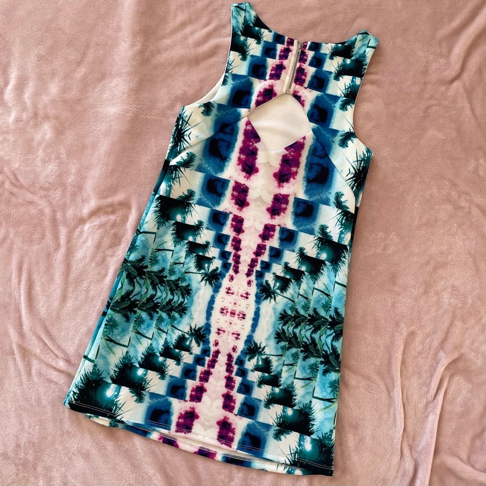 Palm Tree Patterned Dress - Picture 2 of 3